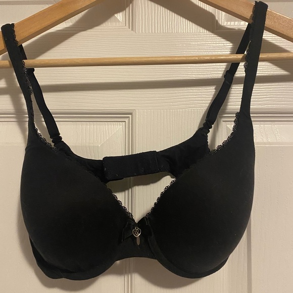 4 Victoria Secret Bras (Various sz) - Picture 7 of 8